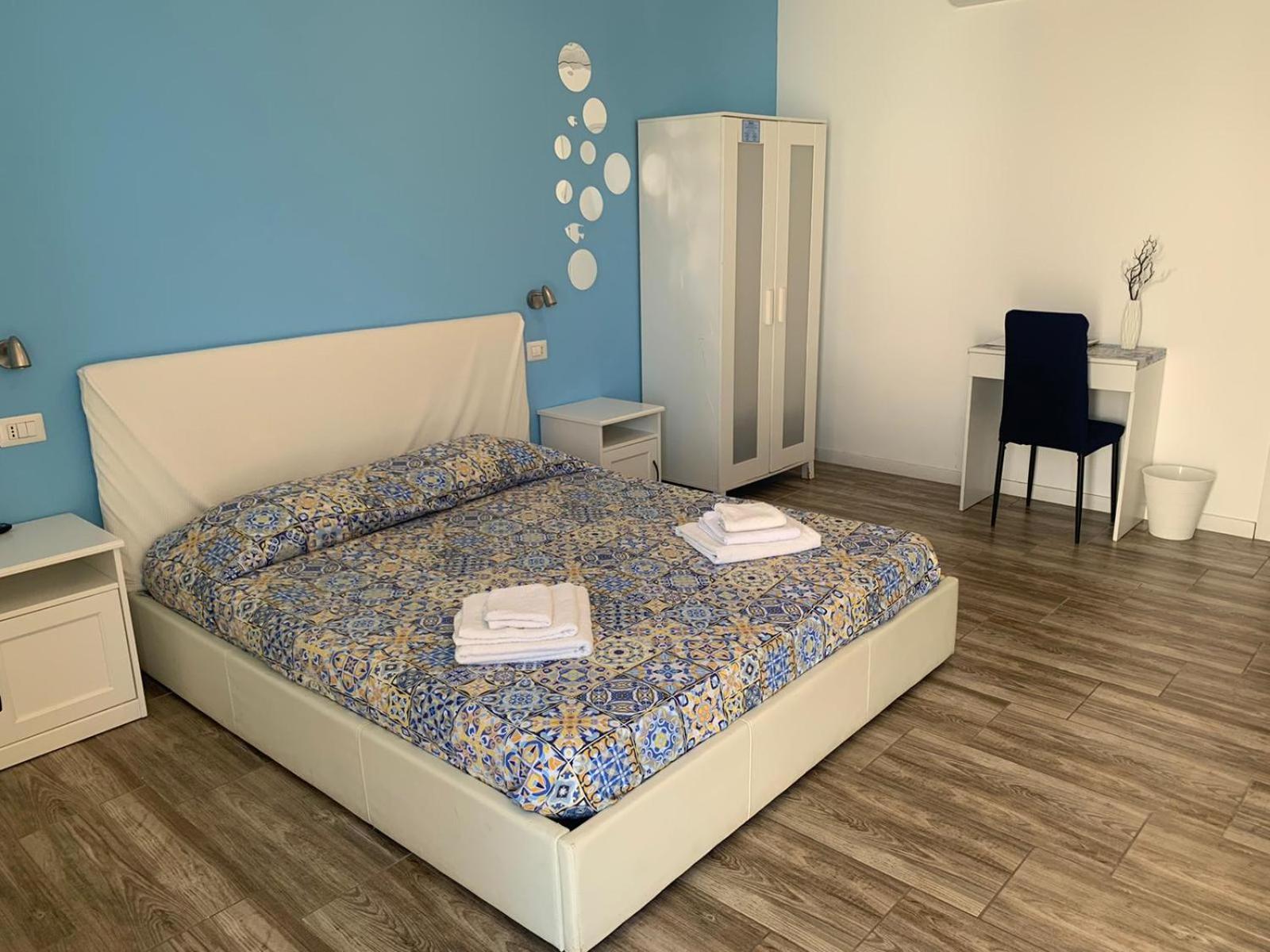 Borgomarino'S Room Cefalù Exterior foto